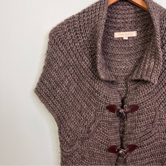 Anthropologie Lineamaglia Short Sleeve Cardigan with Toggle Buttons - Picture 6 of 13